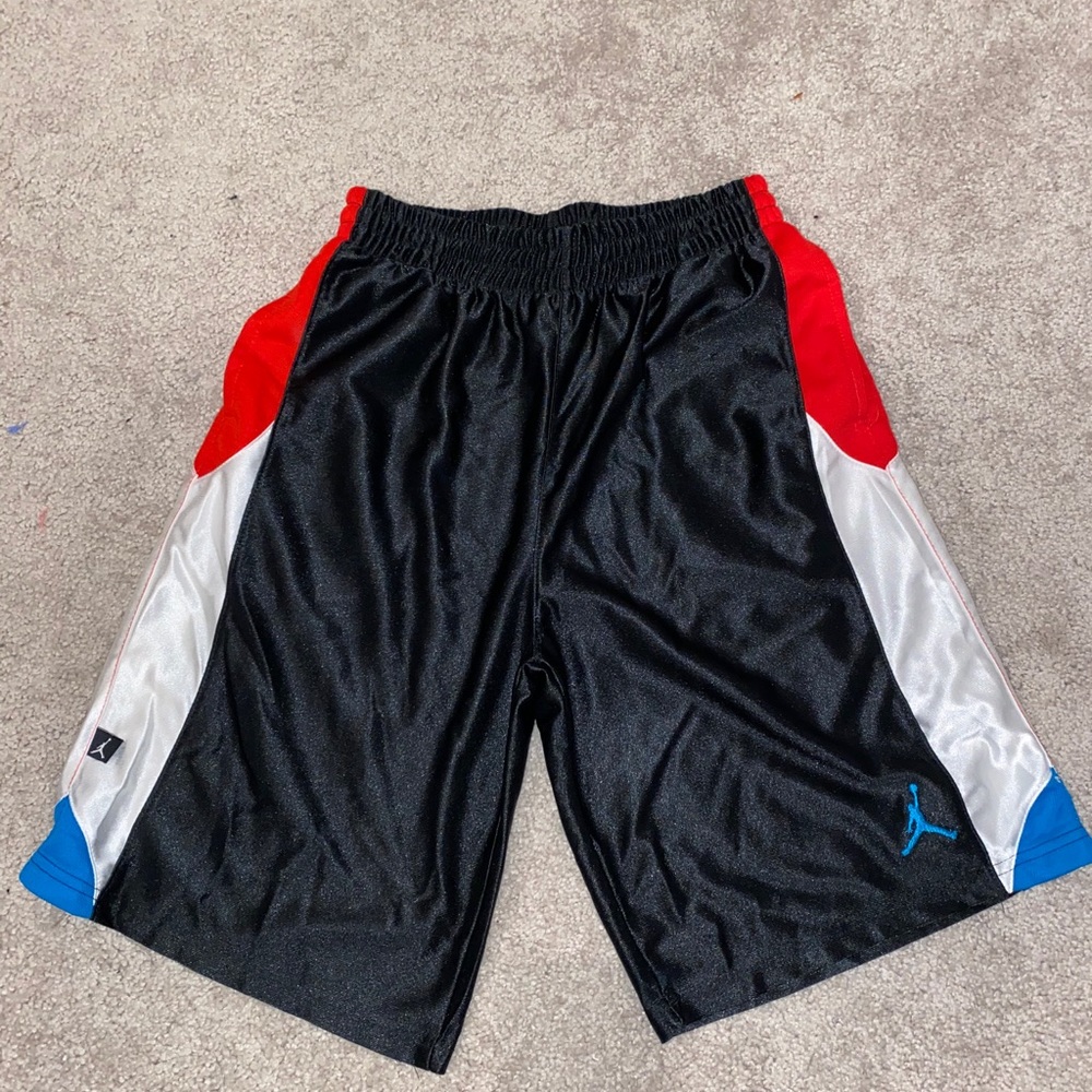 SOLD!! Boys Jordan basketball shorts, size 16/18
